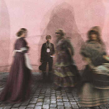 Premiere: Rot stammt von Hell und Dunkel